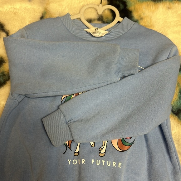 Gorgeous unicorn sweaters - Picture 8 of 9